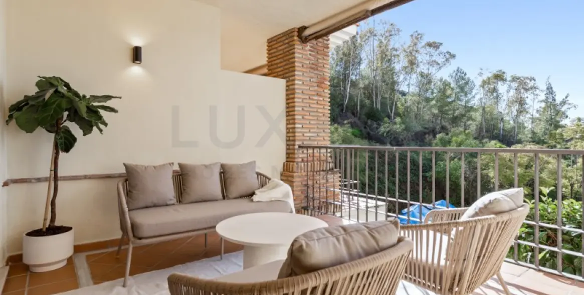 Sale of ground floor apartment in Benahavís 29