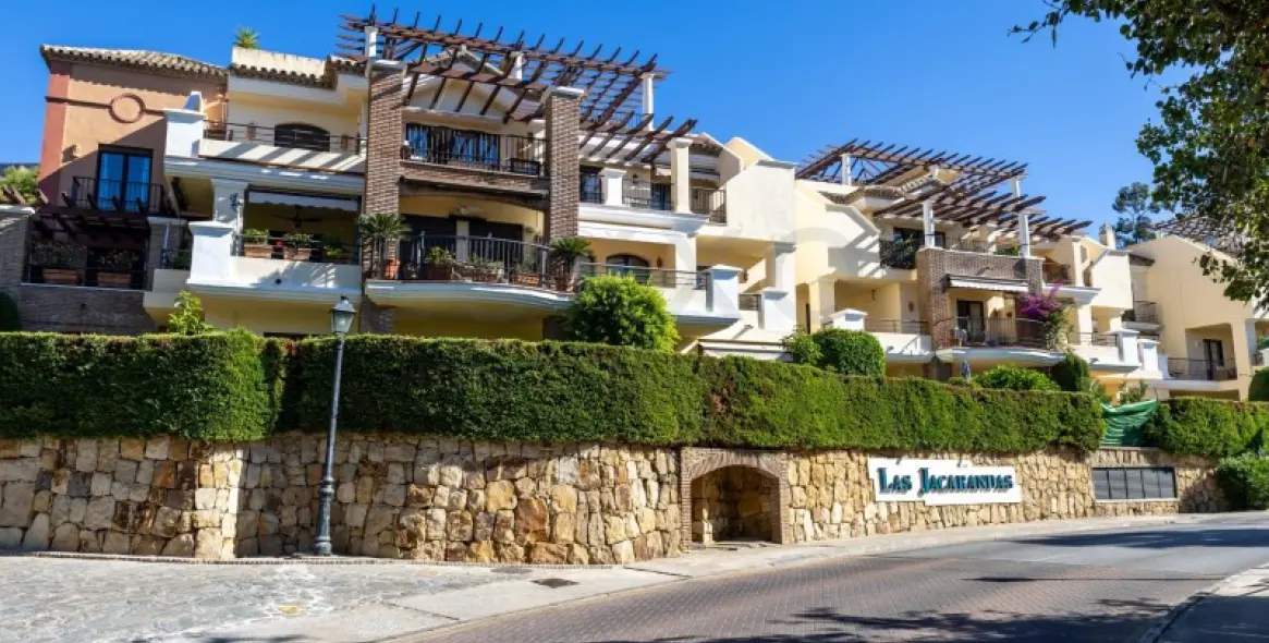 Sale of ground floor apartment in Benahavís 30
