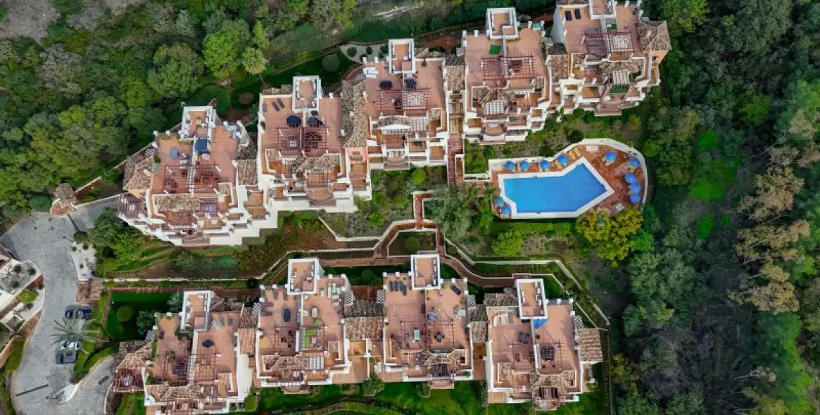 Sale of ground floor apartment in Benahavís 31