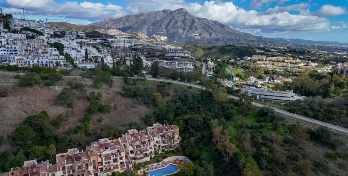 Sale of ground floor apartment in Benahavís 34