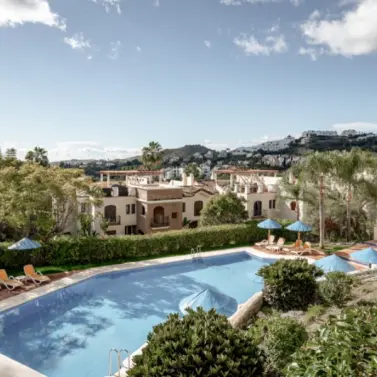Venta de apartamento en planta baja en Benahavís