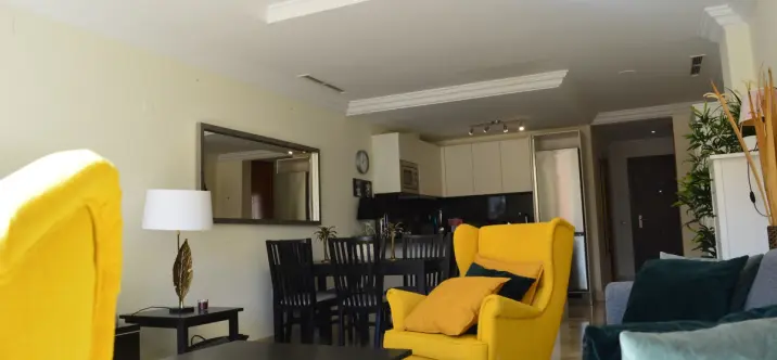 Sale of middle floor apartment in Nueva Andalucía 2