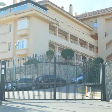 Sale of middle floor apartment in Nueva Andalucía