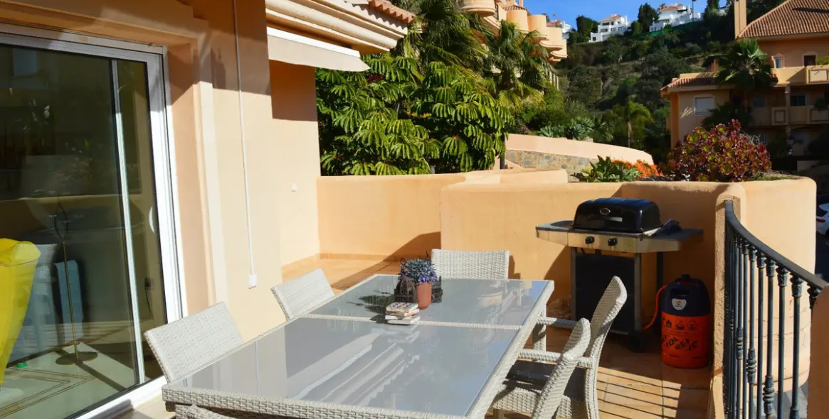 Venta de apartamento en planta media en Nueva Andalucía 7