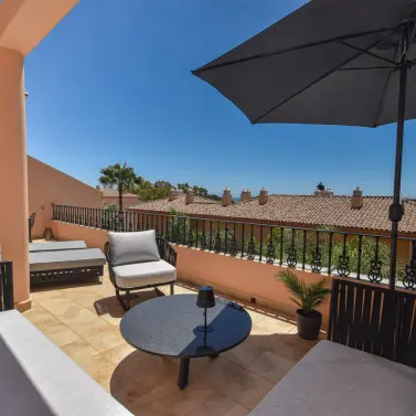 Sale of penthouse duplex in Nueva Andalucía