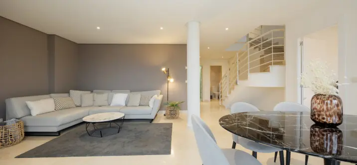 Sale of penthouse duplex in Nueva Andalucía 4