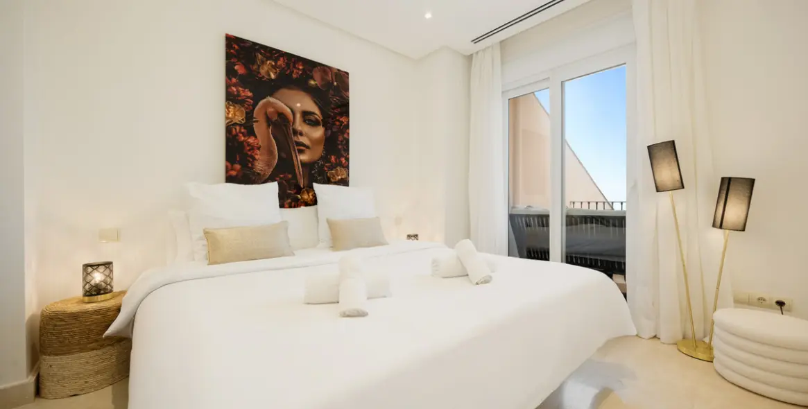 Sale of penthouse duplex in Nueva Andalucía 16