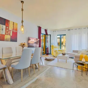 Sale of middle floor apartment in San Pedro de Alcántara