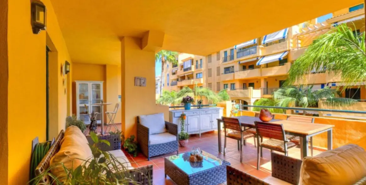 Sale of middle floor apartment in San Pedro de Alcántara 6