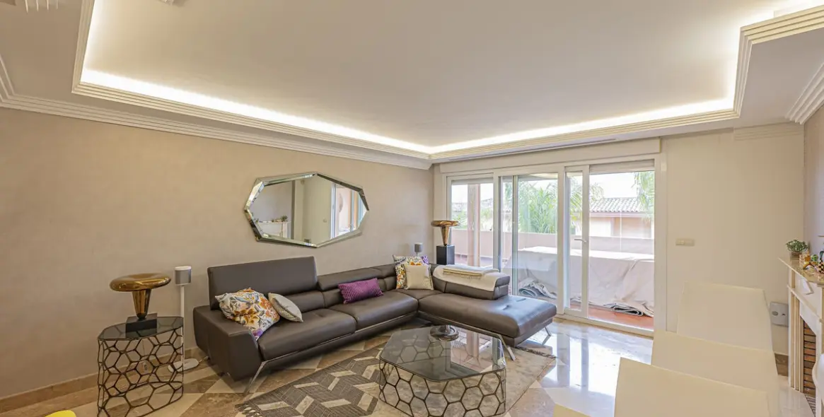 Sale of middle floor apartment in Nueva Andalucía 4