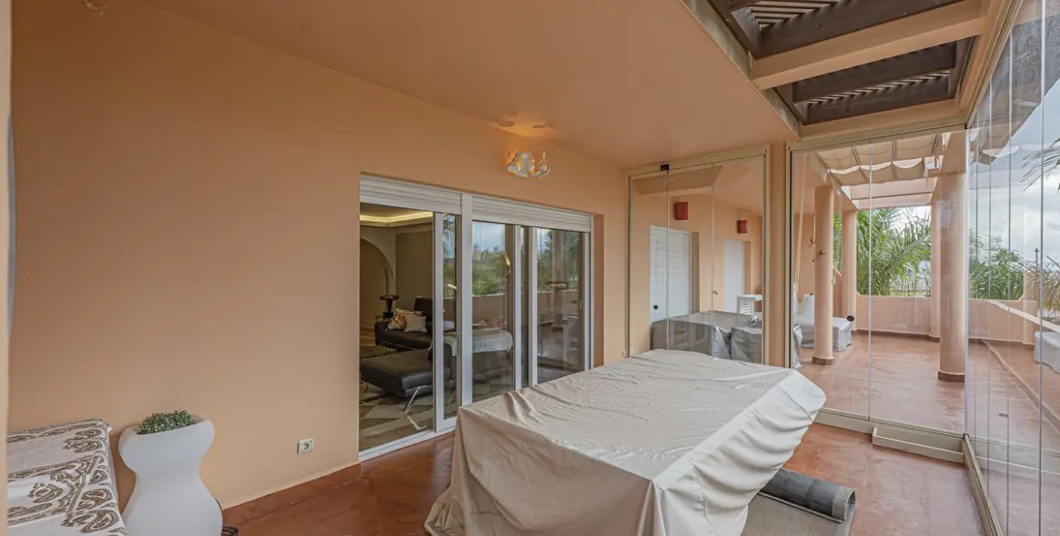 Sale of middle floor apartment in Nueva Andalucía 5