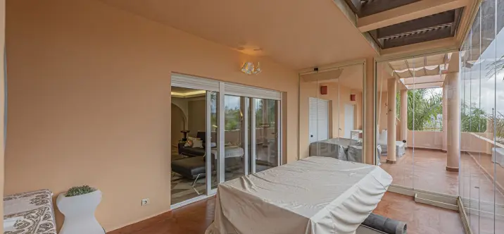 Sale of middle floor apartment in Nueva Andalucía 4