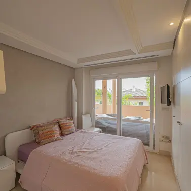 Venta de apartamento en planta media en Nueva Andalucía