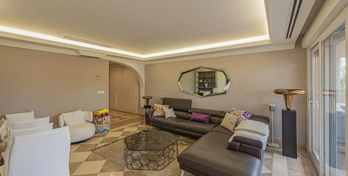 Sale of middle floor apartment in Nueva Andalucía 8