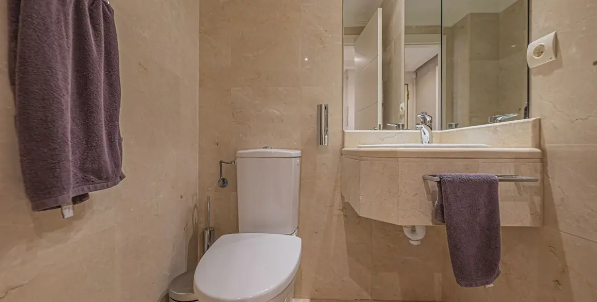 Sale of middle floor apartment in Nueva Andalucía 15