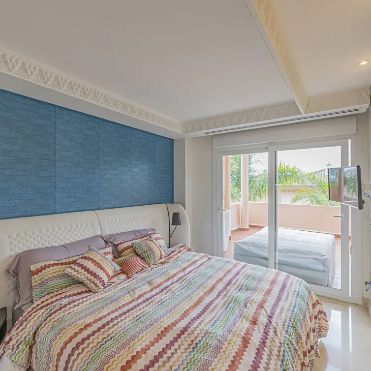 Venta de apartamento en planta media en Nueva Andalucía
