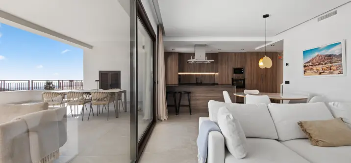 Sale of ground floor apartment in Istán 1