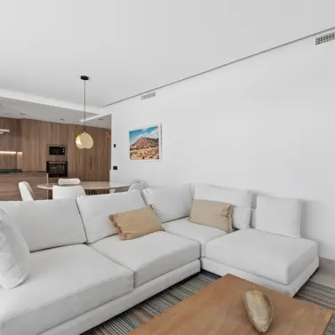 Sale of middle floor apartment in Istán