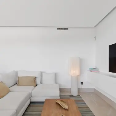 Sale of middle floor apartment in Istán