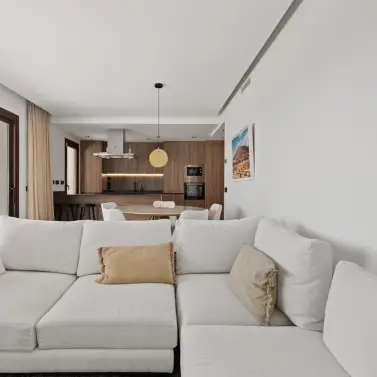 Sale of middle floor apartment in Istán