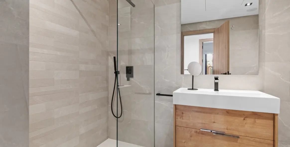 Sale of ground floor apartment in Istán 17