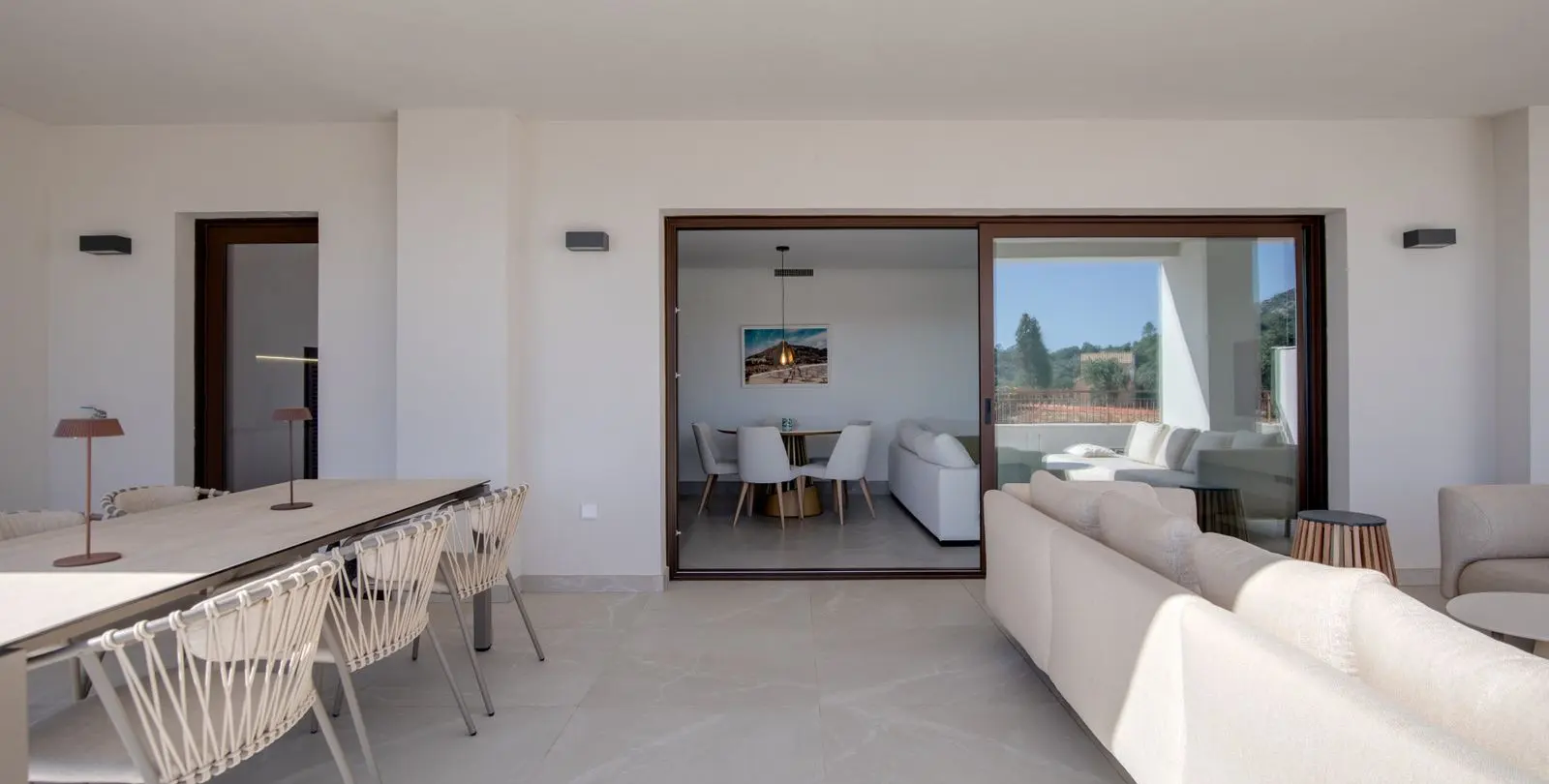 Venta de apartamento en planta media en Istán 22