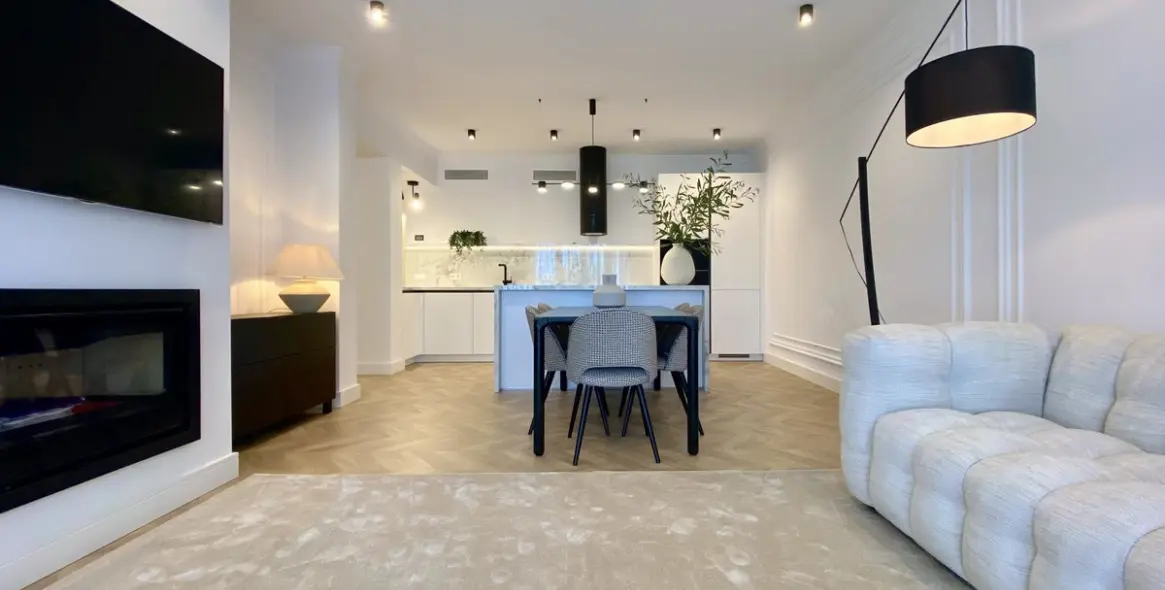 Venta de apartamento en planta baja en New Golden Mile 6