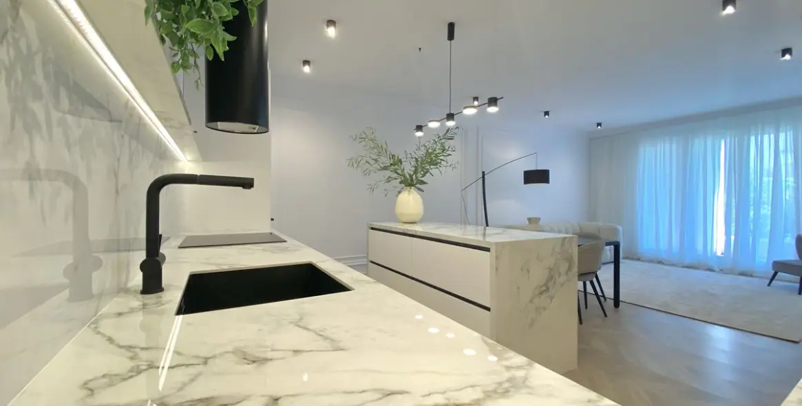 Venta de apartamento en planta baja en New Golden Mile 7