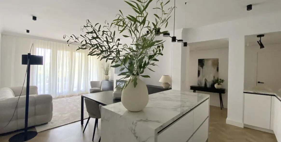 Venta de apartamento en planta baja en New Golden Mile 9