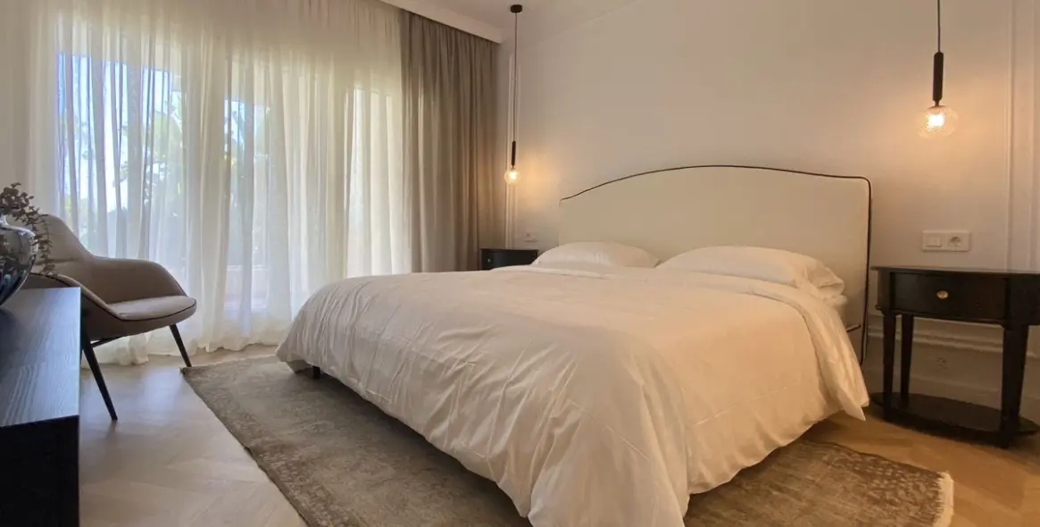 Venta de apartamento en planta baja en New Golden Mile 10