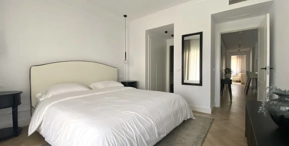 Venta de apartamento en planta baja en New Golden Mile 12