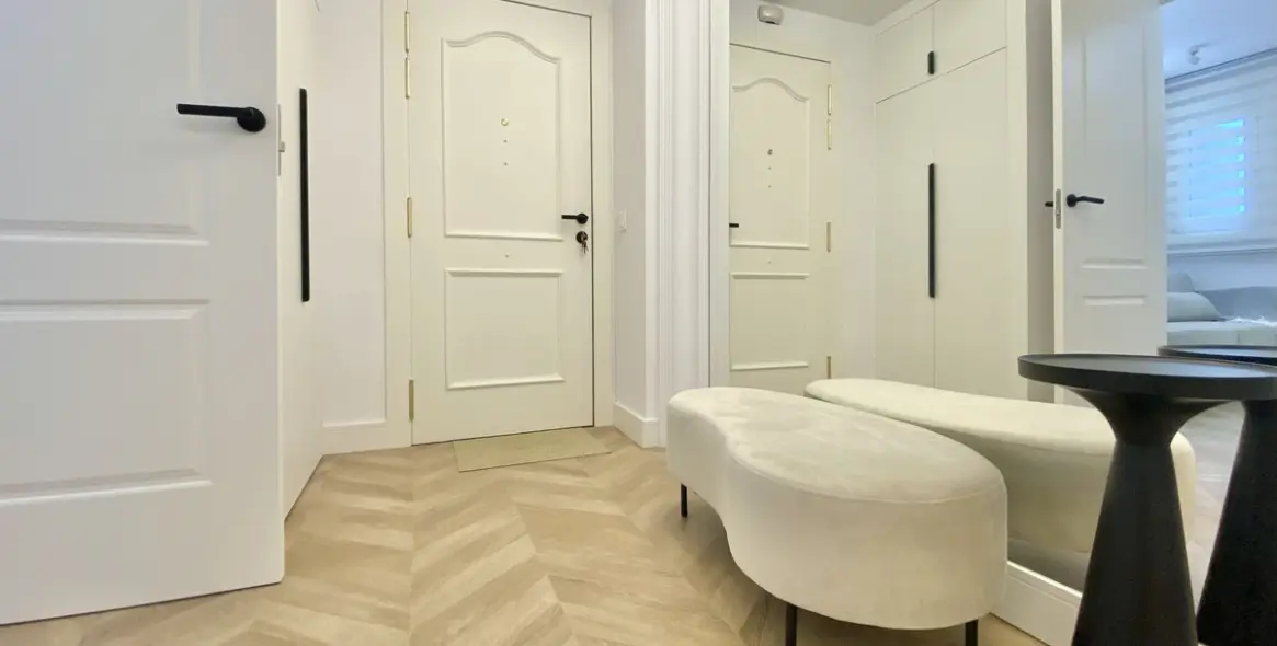 Venta de apartamento en planta baja en New Golden Mile 19