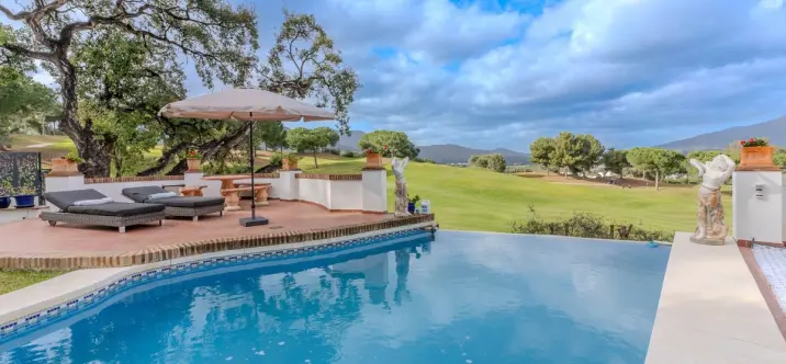 Продажа  отдельно стоящей виллы в La Cala Golf 0