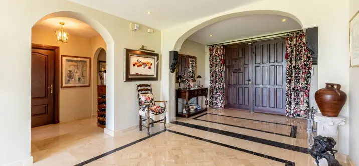 Продажа  отдельно стоящей виллы в La Cala Golf 2