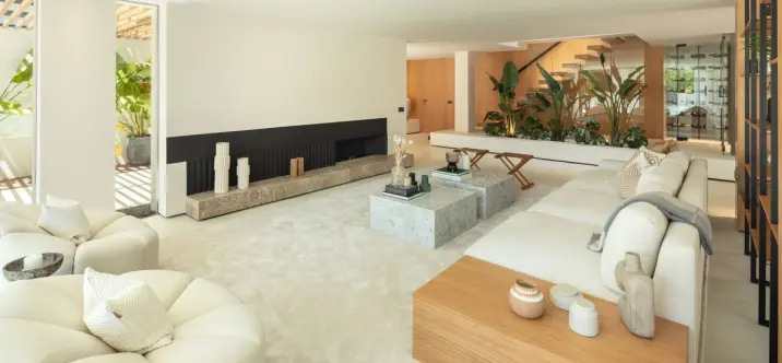 Sale of detached villa in Marbella 1