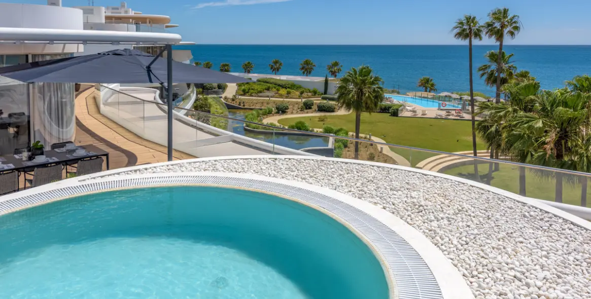 Venta de ático en Estepona 1