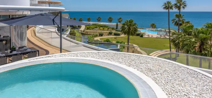 Продажа пентхауса в Estepona 0