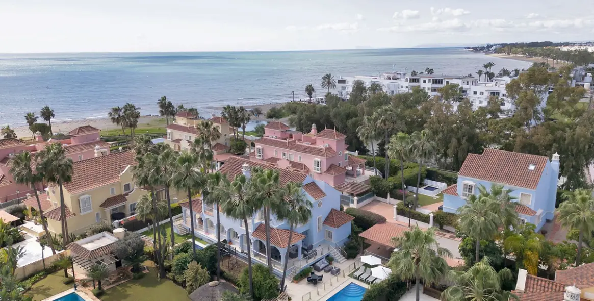 Venta de villa independiente en Puerto Banús 1