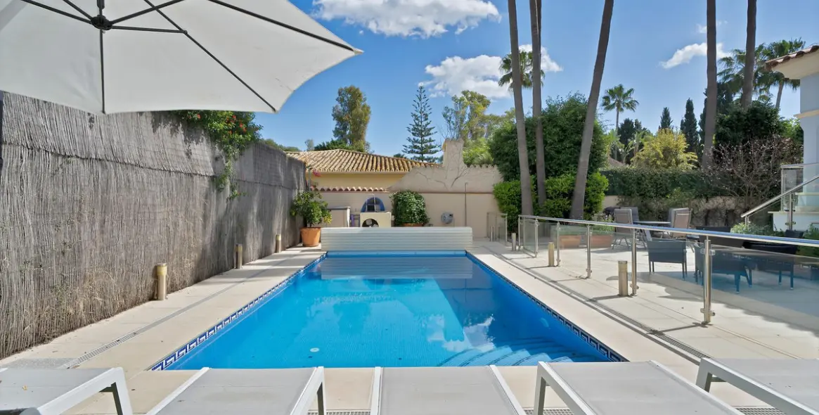 Venta de villa independiente en Puerto Banús 6