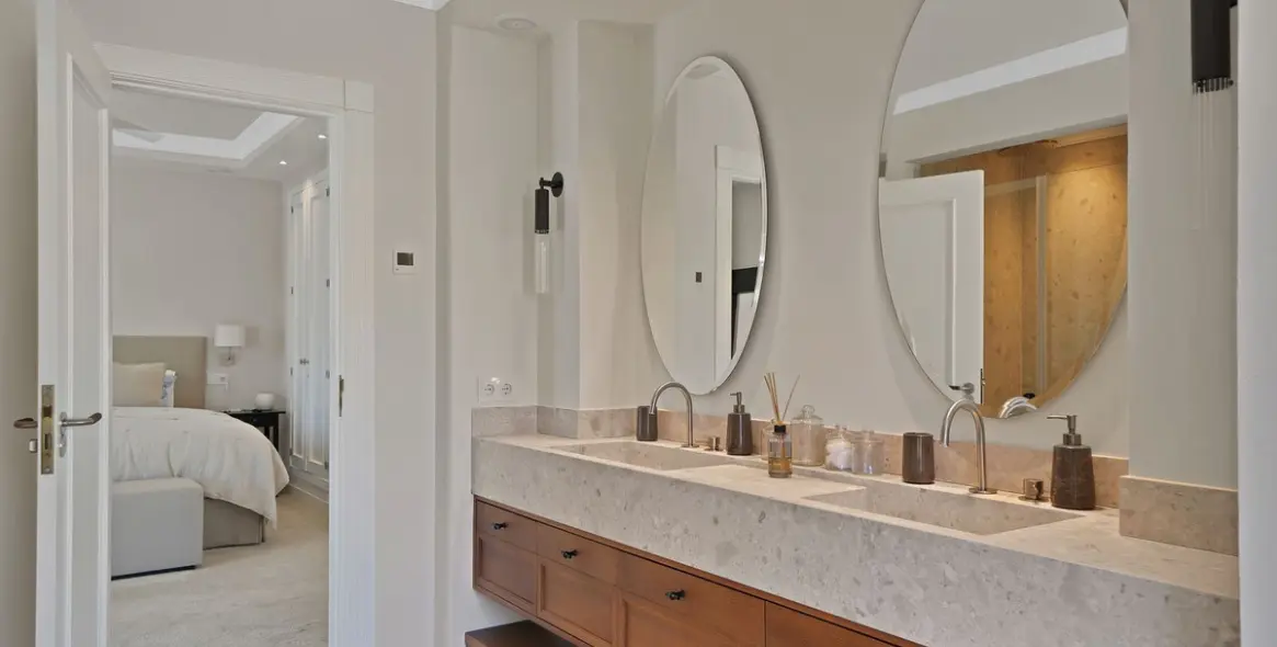 Venta de villa independiente en Puerto Banús 18