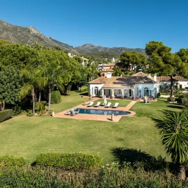 Продажа  отдельно стоящей виллы в Marbella