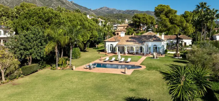 Sale of detached villa in Marbella 0
