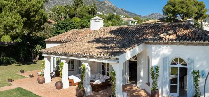 Sale of detached villa in Marbella 2