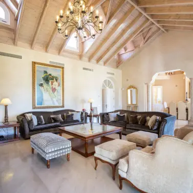 Продажа  отдельно стоящей виллы в Marbella