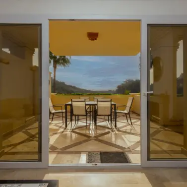 Long-term rent of middle floor apartment in Casares Playa