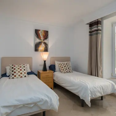 Long-term rent of middle floor apartment in Casares Playa