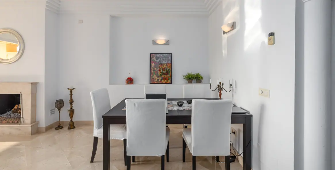 Long-term rent of middle floor apartment in Casares Playa 17