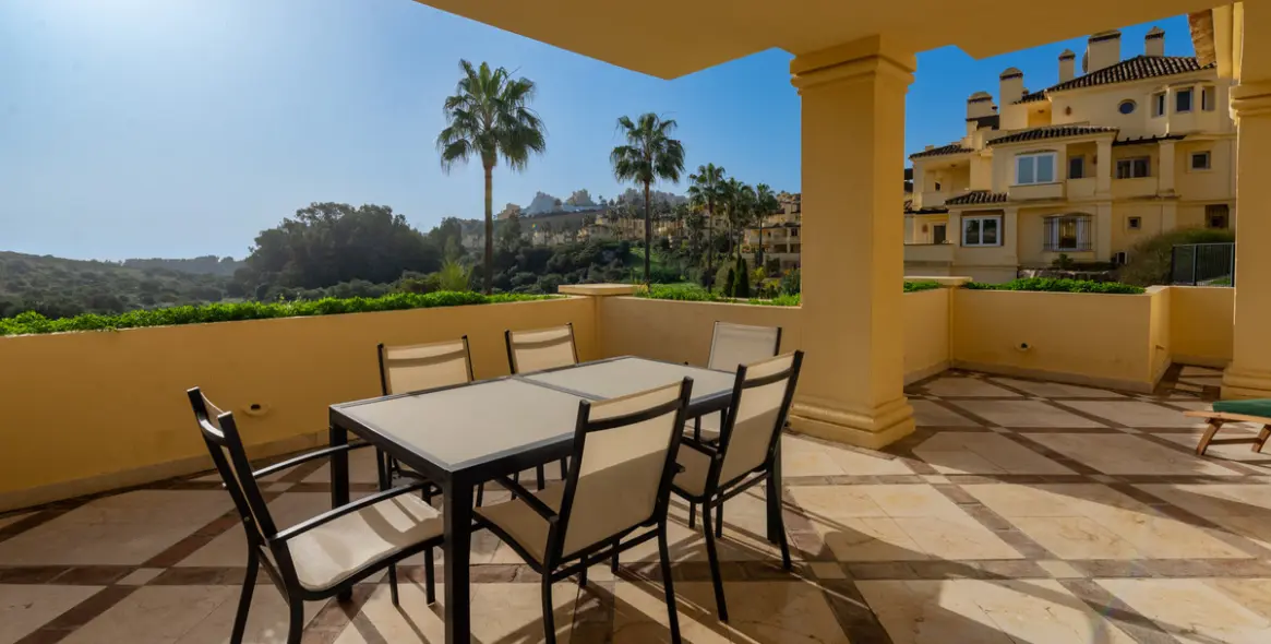 Long-term rent of middle floor apartment in Casares Playa 24