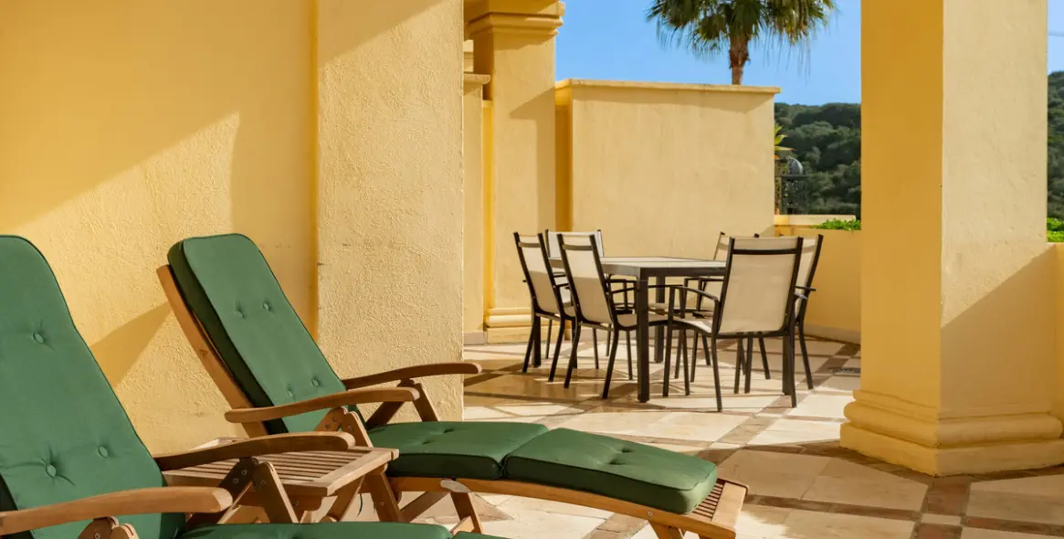 Long-term rent of middle floor apartment in Casares Playa 27