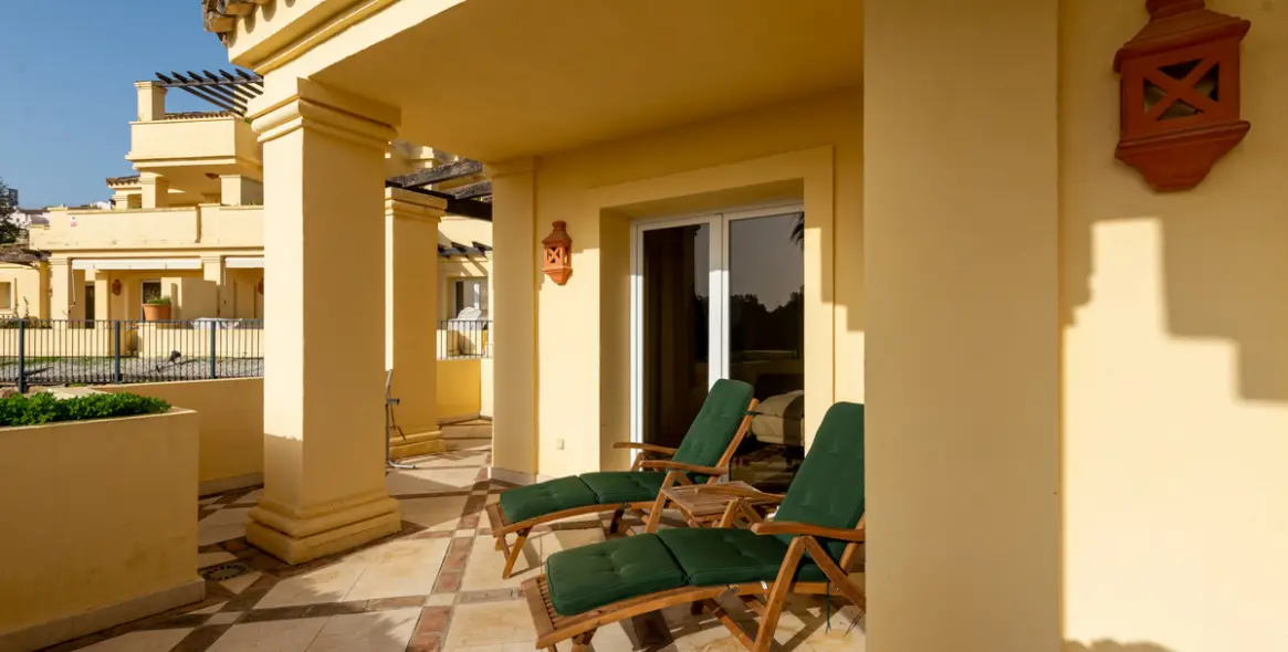 Long-term rent of middle floor apartment in Casares Playa 29